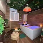 Apartamento Le Balneo Jacuzzi Vieil Safranier Antibes
