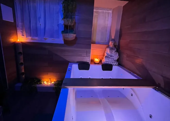 Le Balneo Jacuzzi Vieil Safranier Αντίμπ
