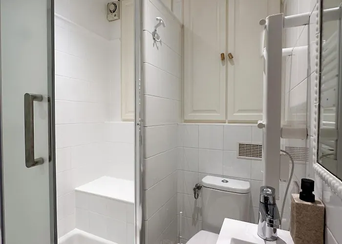 Le Balneo Jacuzzi Vieil Safranier Διαμέρισμα *